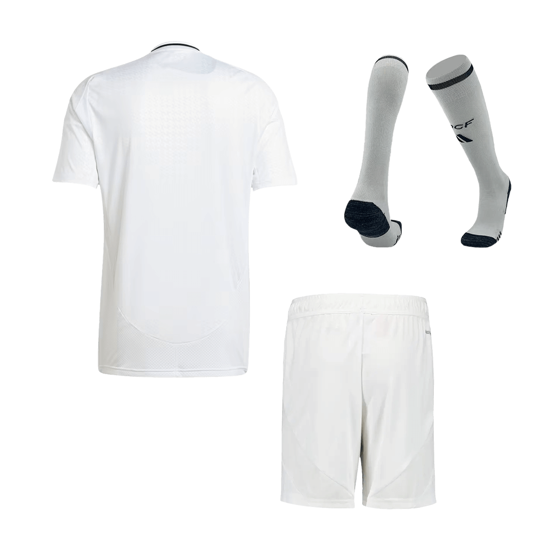 Tenue domicile du Real Madrid 2024/25 (Maillot + Short + Chaussettes)