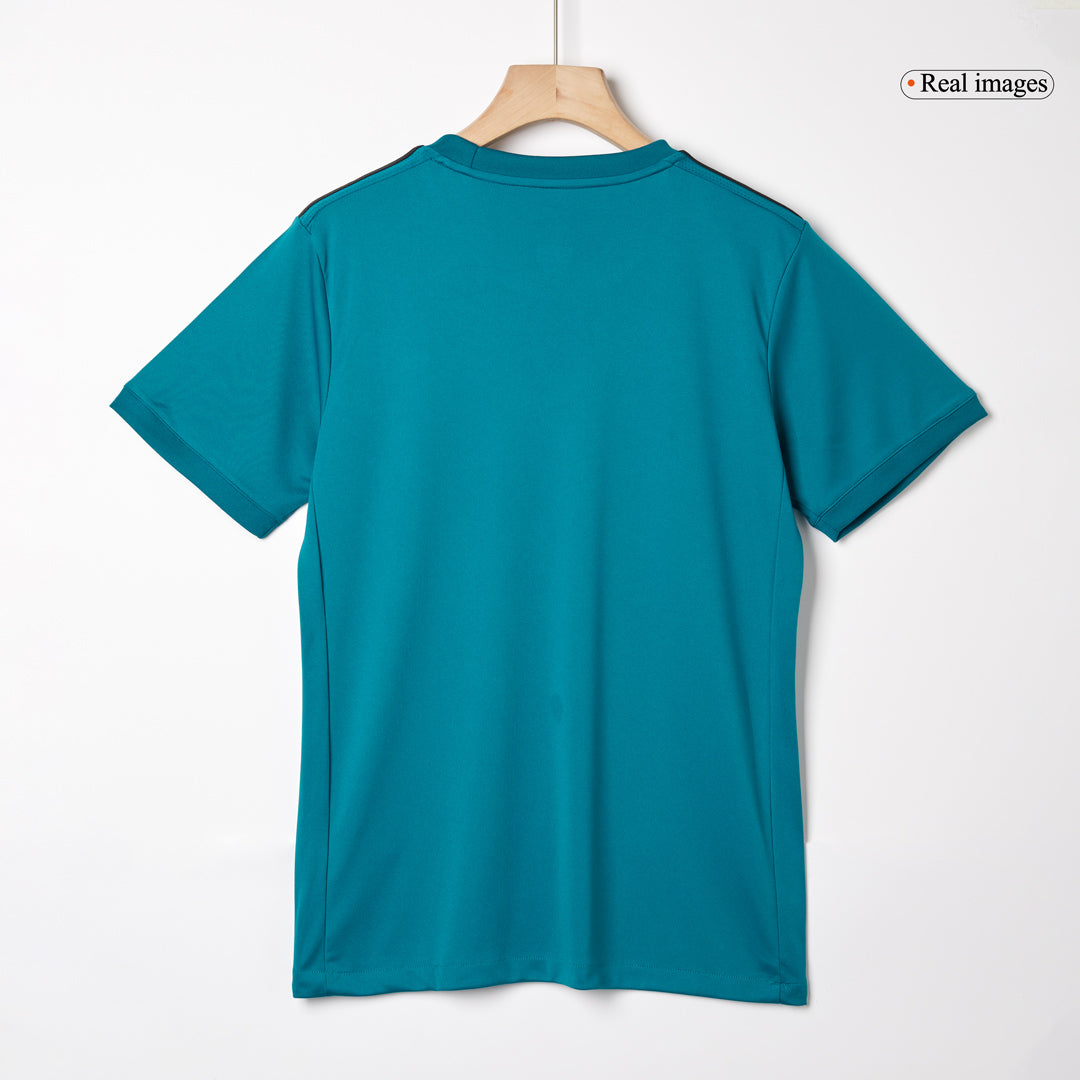 Camiseta retro de visitante del Real Madrid 2017/18 