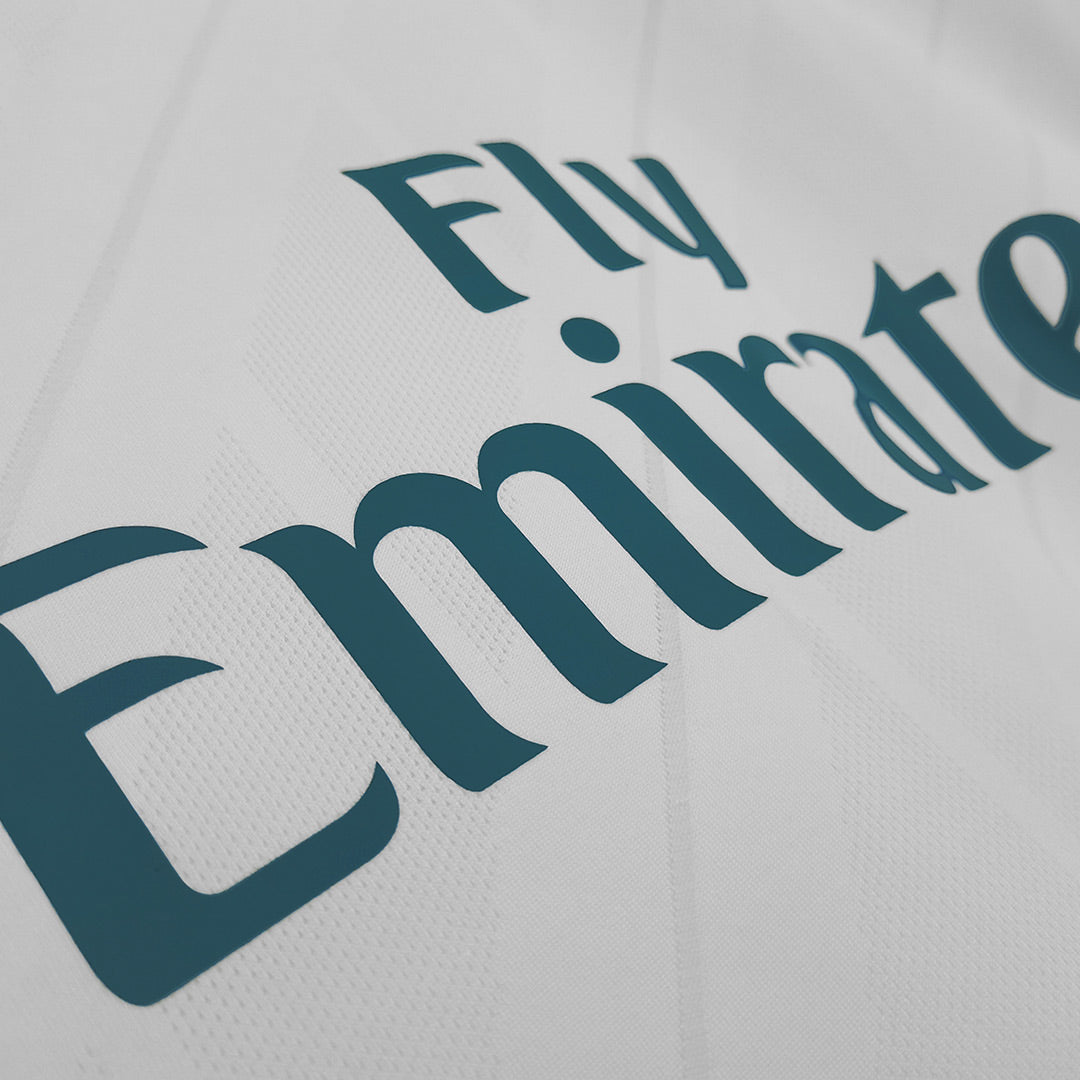 Camiseta de fútbol Real Madrid MODRIĆ #10 Primera equipación Retro 2017/18 - Manga larga