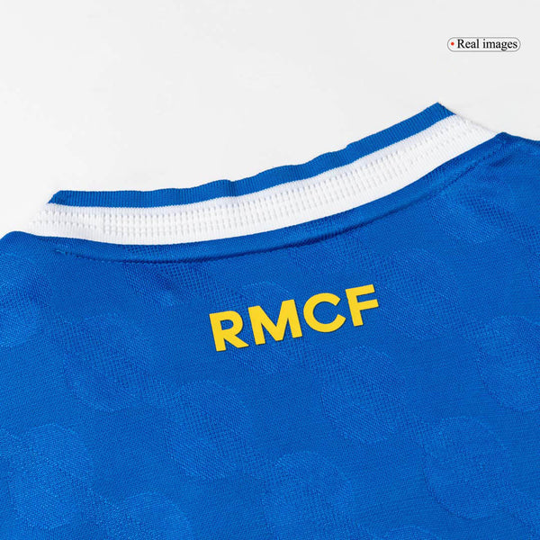 Maillot extérieur authentique du Real Madrid, troisième tenue, saison 2025/26, bleu, porté par Arda Güler (n° 15).