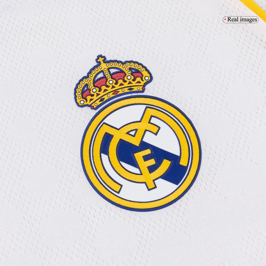 Camiseta de fútbol local de manga larga del Real Madrid 2025/26