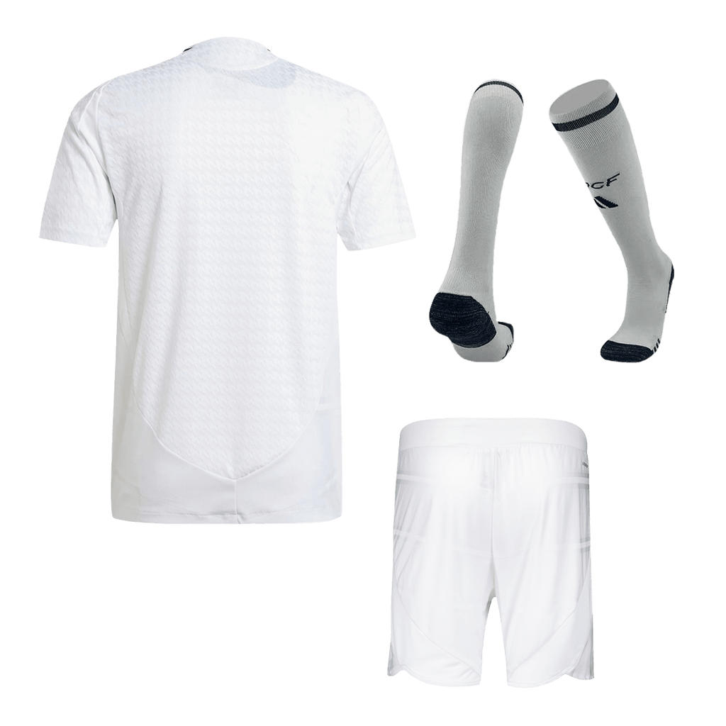 Maillot domicile authentique du Real Madrid 2024/25 (Maillot + Short + Chaussettes)