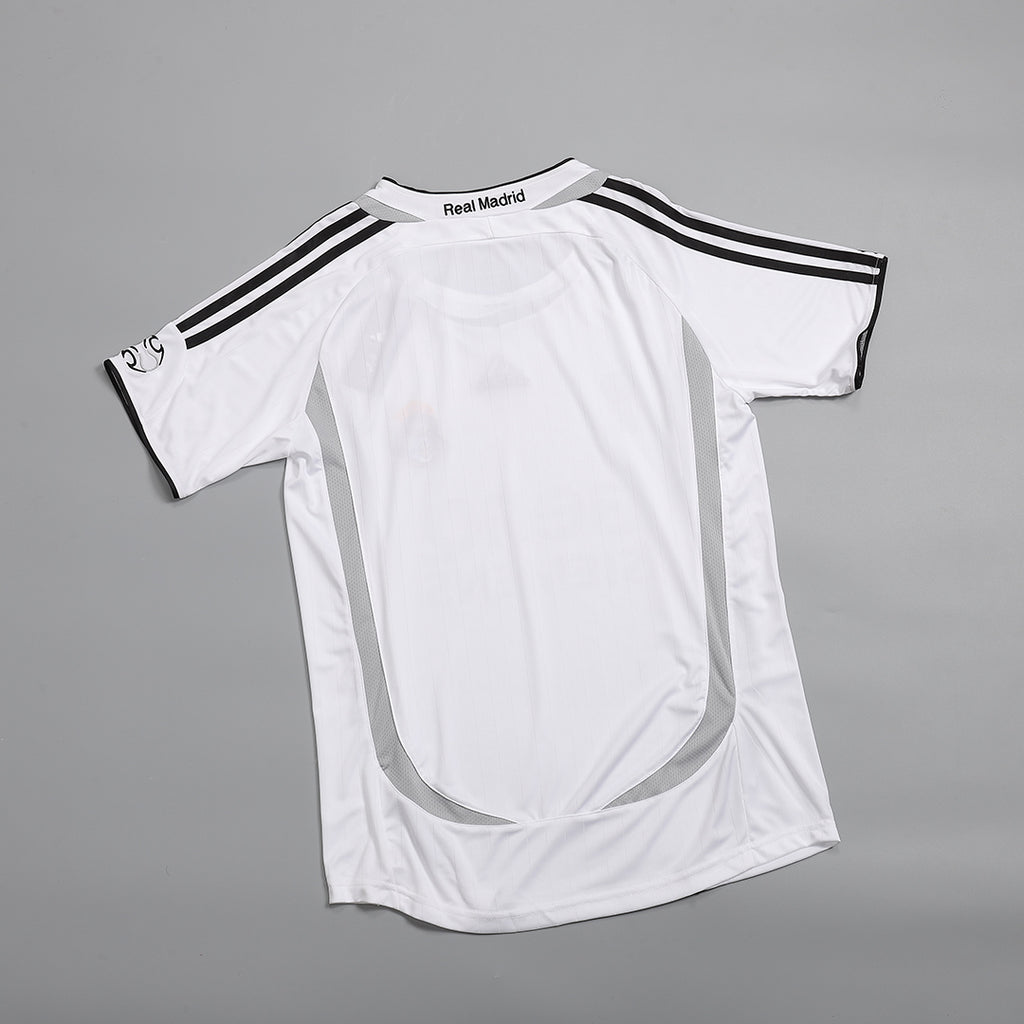 Real Madrid SERGIO RAMOS #4 Home Soccer Jersey Retro 2006/07