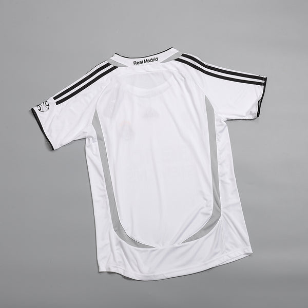 Real Madrid SERGIO RAMOS #4 Home Soccer Jersey Retro 2006/07
