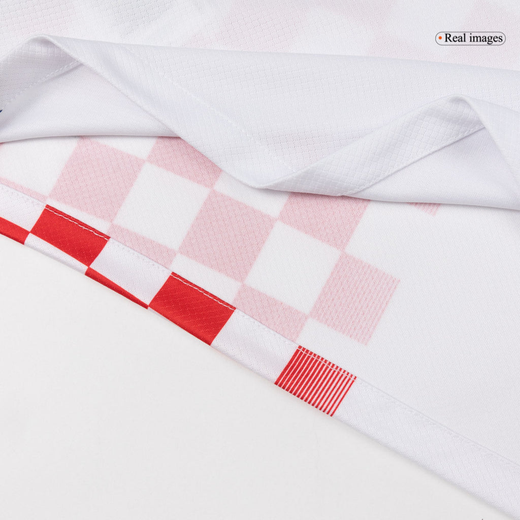 Maillot domicile de la Croatie pour la Coupe du Monde 2026, rouge et blanc