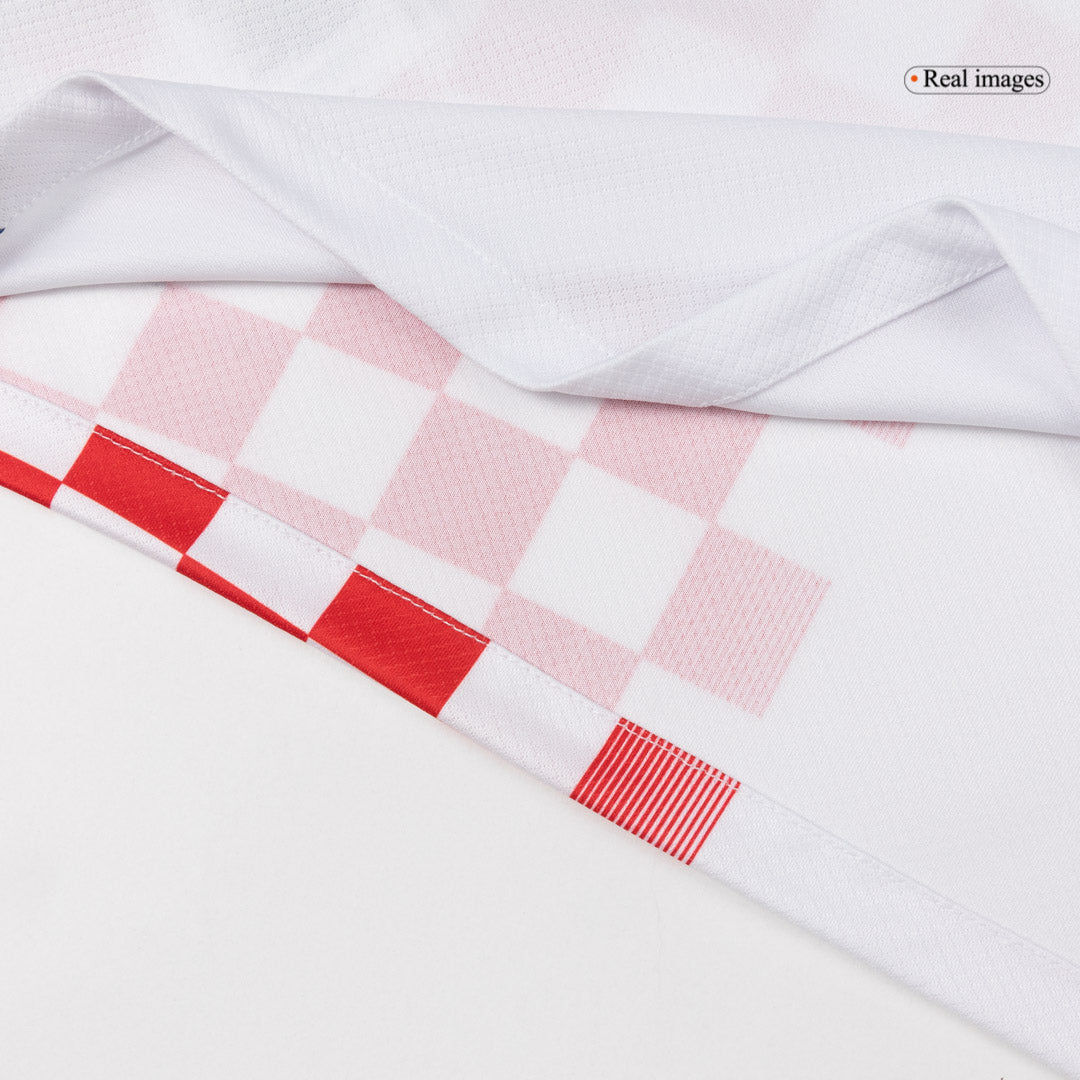 Maillot domicile de la Croatie pour la Coupe du Monde 2026, rouge et blanc