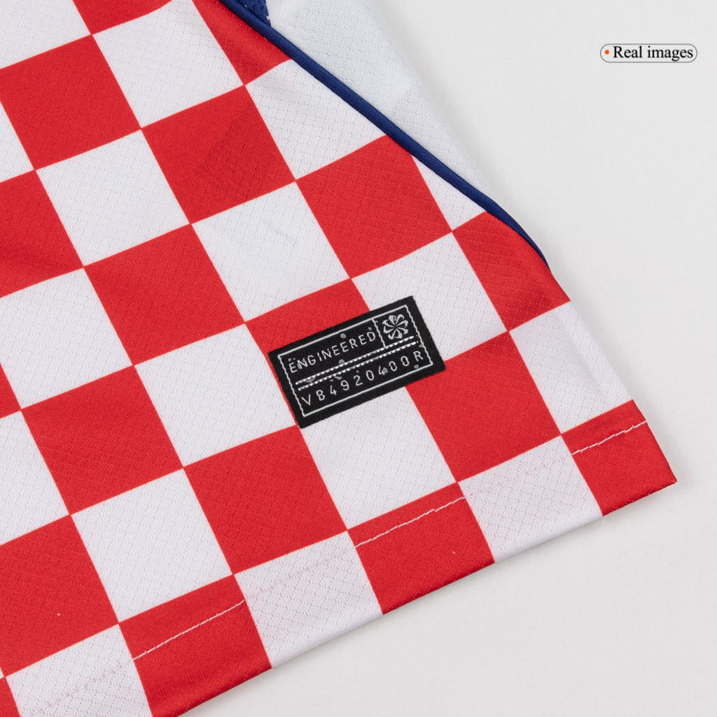 Maillot domicile de la Croatie pour la Coupe du Monde 2026, rouge et blanc