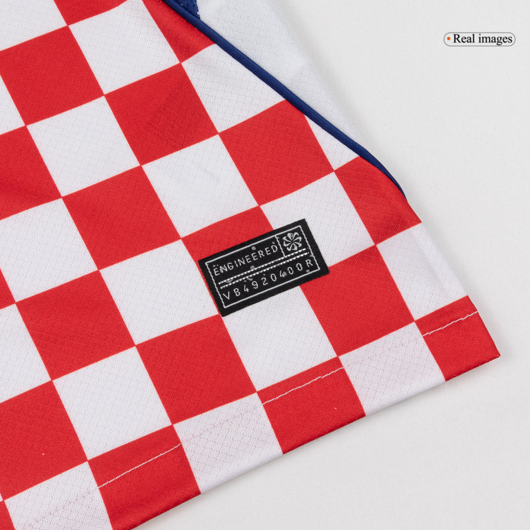 Maillot domicile de la Croatie pour la Coupe du Monde 2026, rouge et blanc
