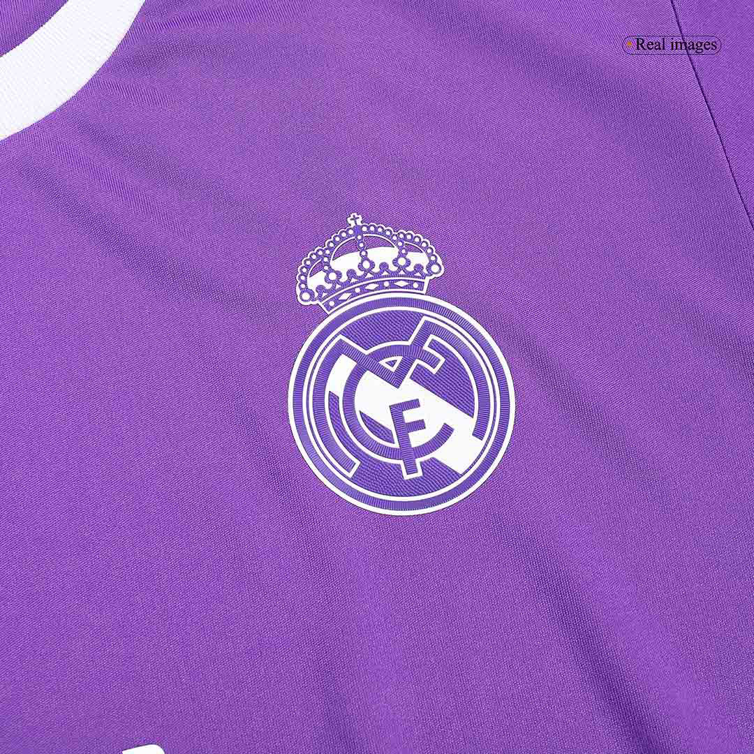 Real Madrid MODRIĆ #19 Away Soccer Jersey Retro 2016/17 - Long Sleeve
